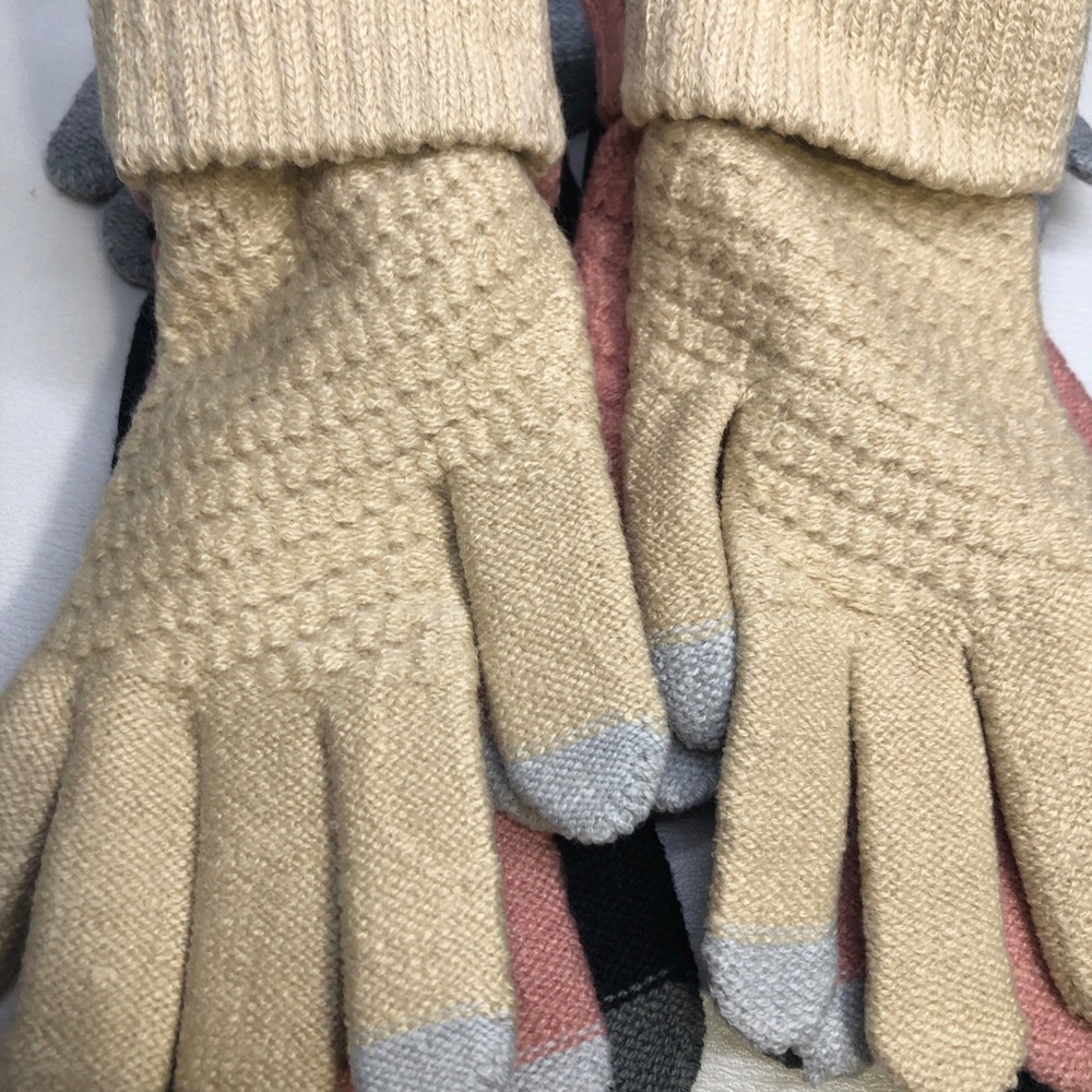 Pink Knit Touchscreen Gloves - Picture 2 of 7